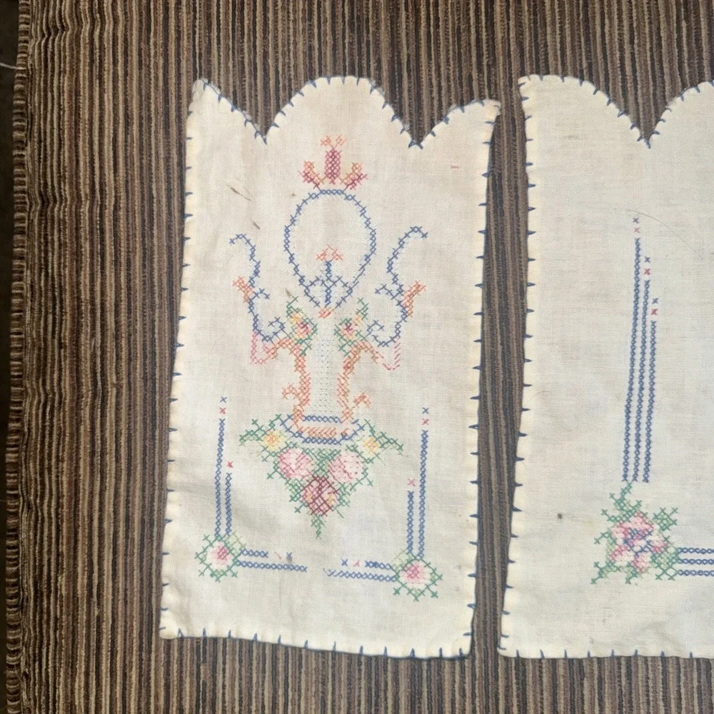 Handmade Cross-Stitch Linen Chair Back & Armrest Cover Set Vtg Scalloped Doilies